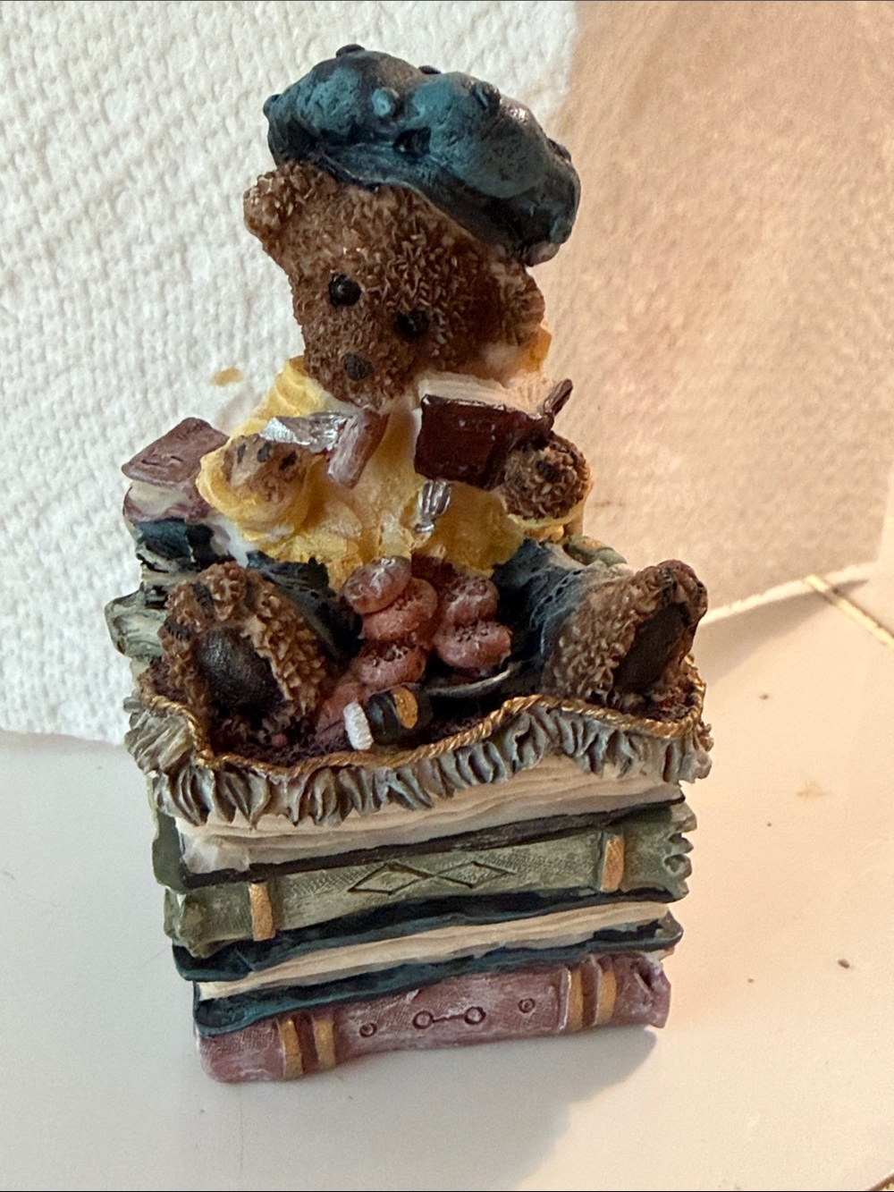 Boyd’s Bear Hand-Painted Brown Bear Figurine on Books trinket box